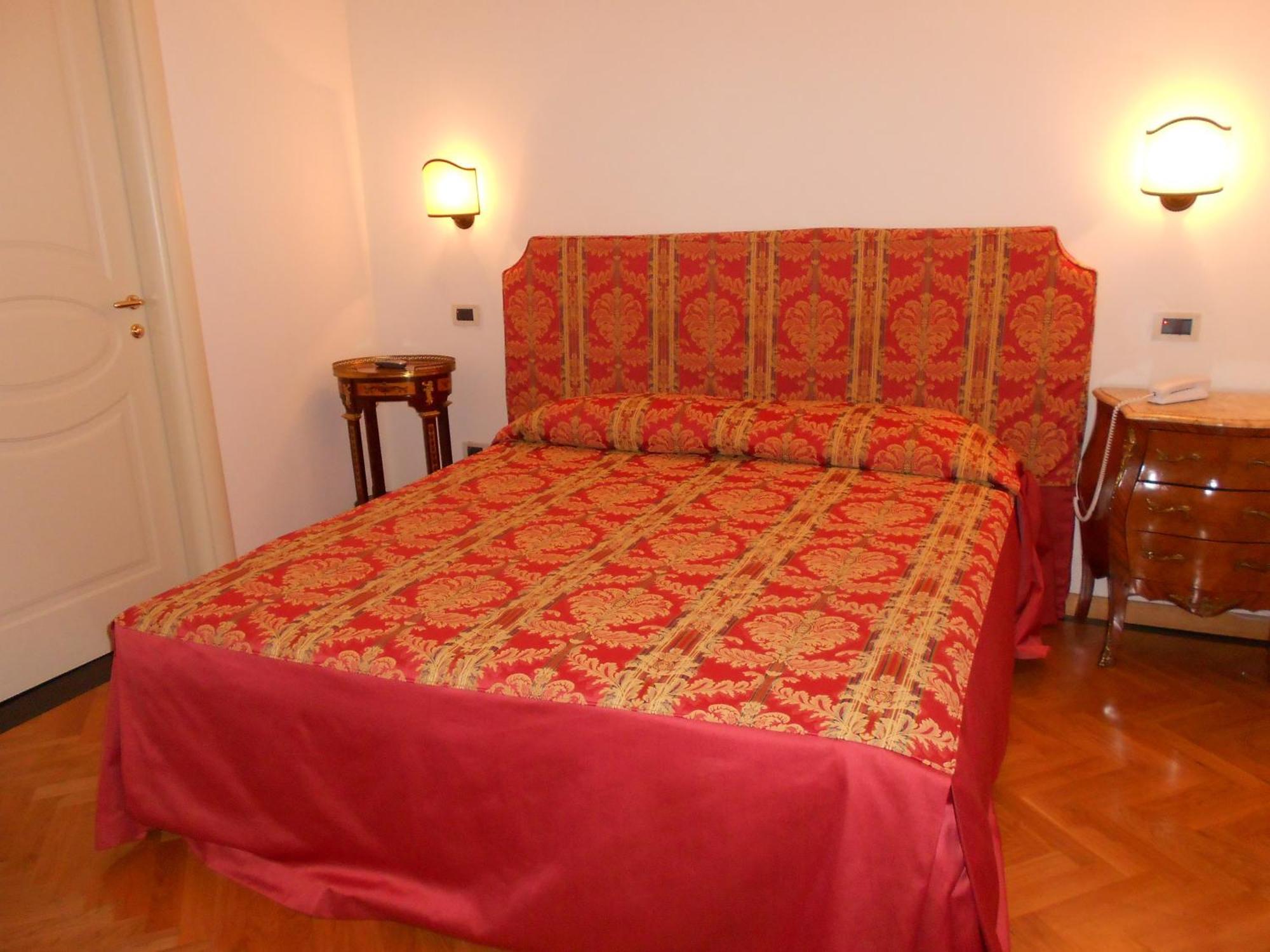 Hotel Al Teatro 3*